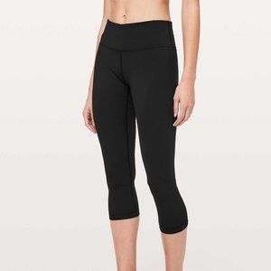 Black Lululemon Wunder Under 3/4 Leggings Size 4
